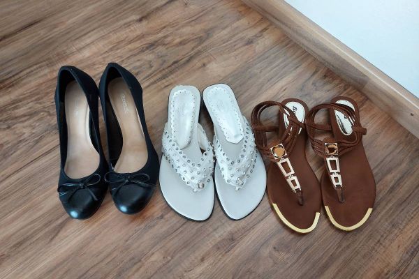 Damenschuhe bzw. Sandalen Grösse 41 günstig abzugeben
