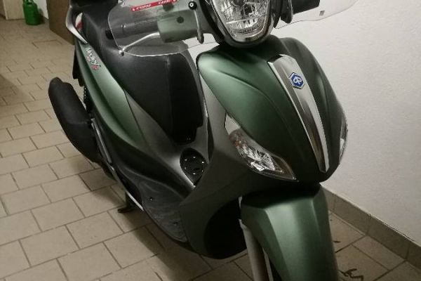 Verkaufe Scooter Piaggio Medley S 125