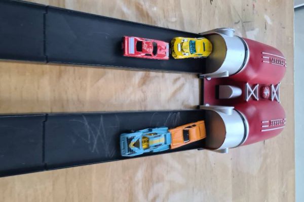Ferrari kleine Rennstrecke (Autobahn/Achterbahn)