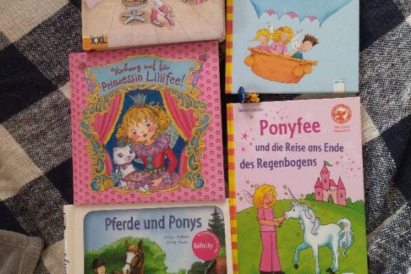 verschiedene Kinderbücher gegen freiwillige Spende abzugeben