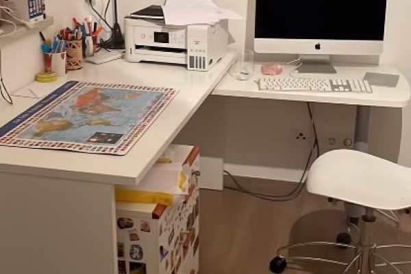 Schreibtisch weiß mit Schubladenschrank