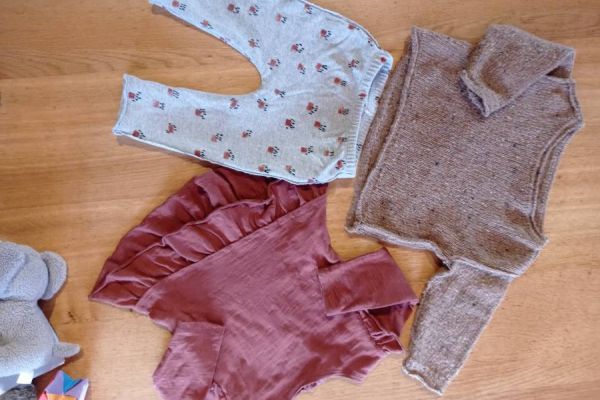 HOCHWERTIGE KLEIDUNG VON PLAYUP 12 MONATE ALLES NEUWERTIG
