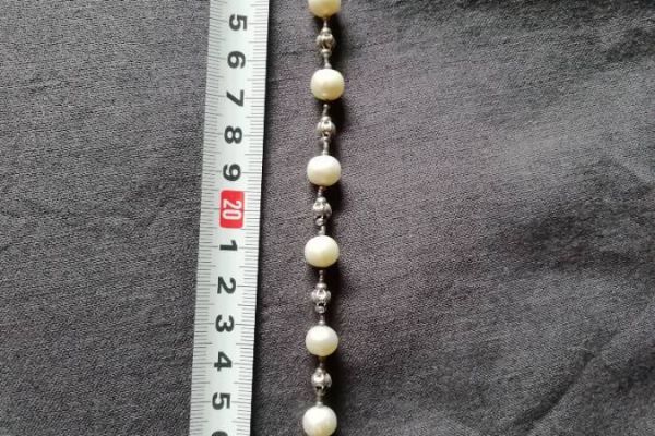 Armband aus Silber mit Perlen