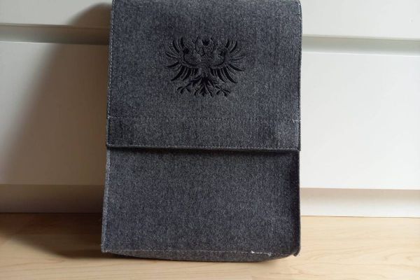 Kleine Umhängetasche FILZ mit edler Stickerei -NEU-