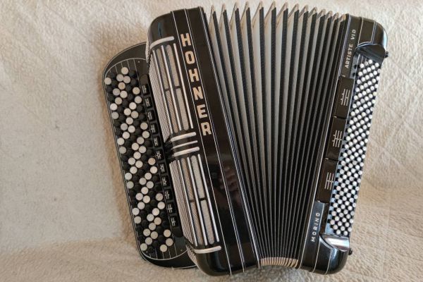 Akkordion Hohner Morino Artiste VI D C-Griff