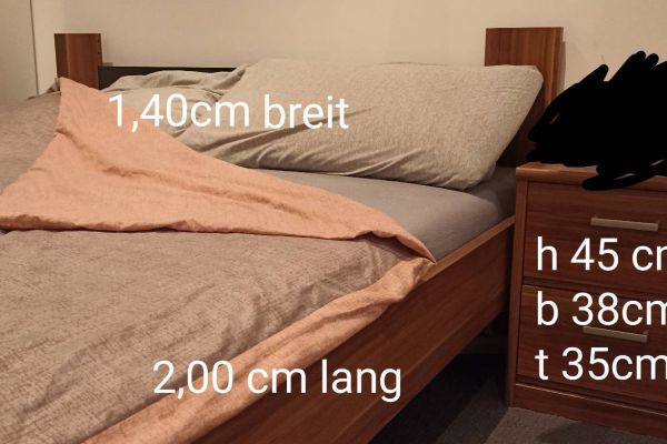 Neuwertiges Bett   1,40 cm  x 2,00 cm