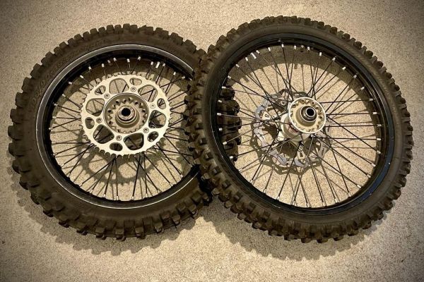 Reifen und Vorderbremse für KTM sx