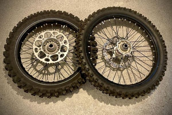 Reifen und Vorderbremse für KTM sx