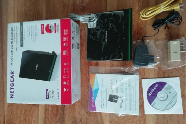 Netgear AC1200 WiFi DSL Modem Router zu verkaufen.