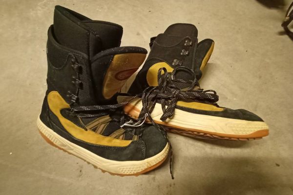 Snowboardschuhe Größe 45