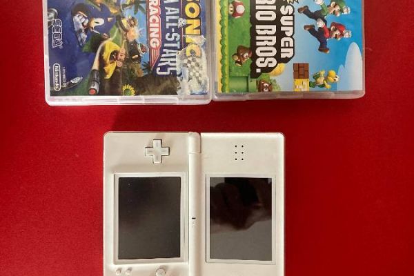 Nintendo mit 2 Spielen