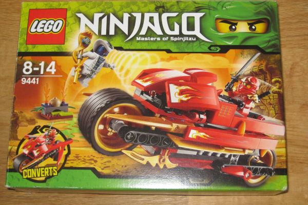 Lego Ninjago Kai's Blade Cycle 9441 SAMMLERTÜCK