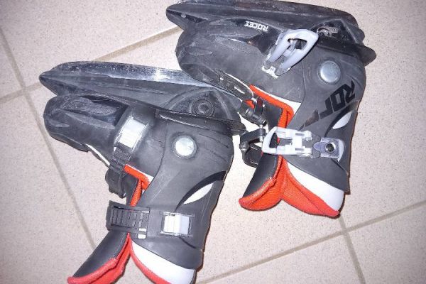SCHLITTSCHUHE...