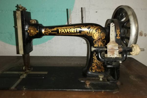 Antike Jugendstil Nähmaschine
