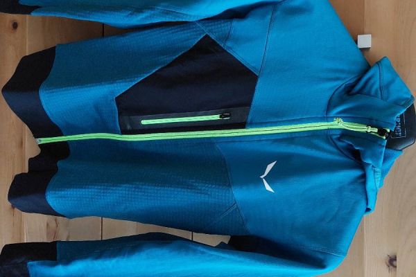 Sportlicher Pullover