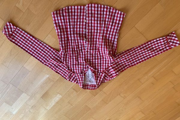 Rote Trachten Bluse