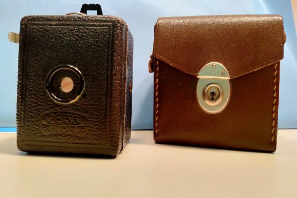3 vintage Boxkameras