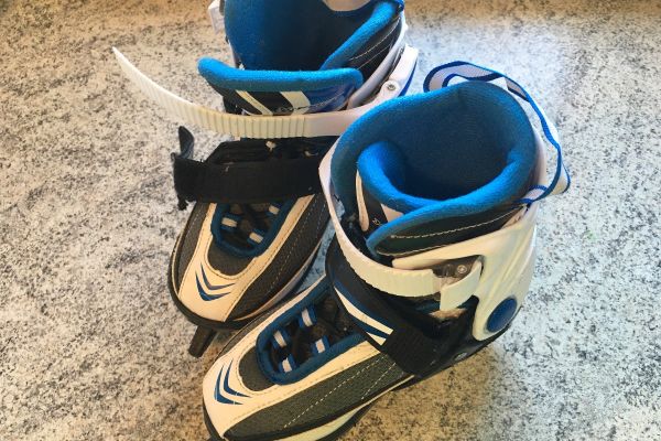 Schlittschuhe für Kinder Grössenverstellbar.