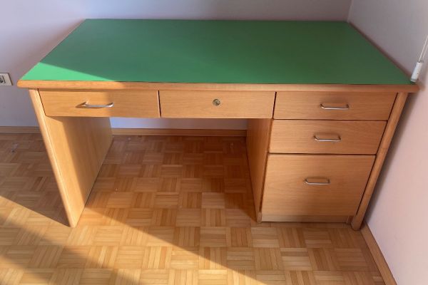 Toller Schreibtisch in Massiv-Buche! 2 Stück verfügbar