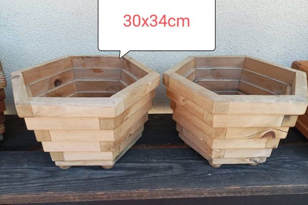 Schöne neuwertige Holzblumenkasten je 20€