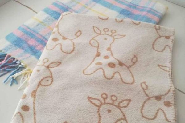 Babydecken zusammen