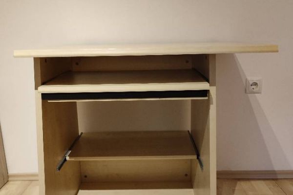 Schreibtisch