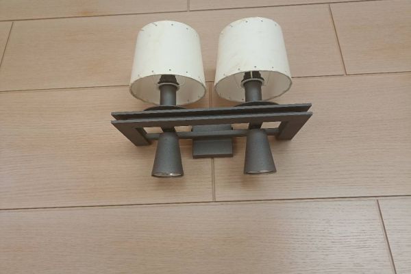 4 Lampen: 2 Hängelampen 2 Wandlampen