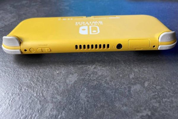Nintendo Switch lite.