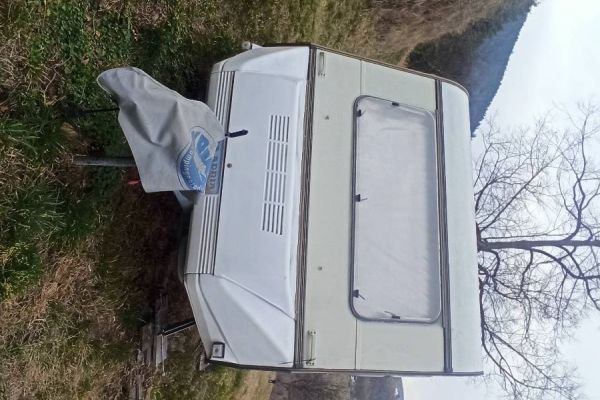 Wohnwagen zu verkaufen