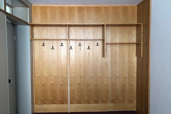 Garderobe günstig abzugeben