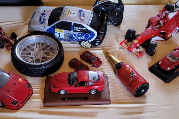 Kleine Ferrari Sammlung plus
