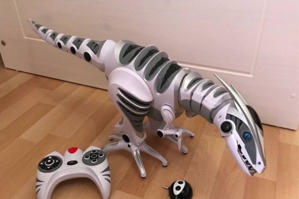 Roboter-Dino