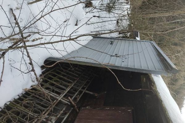 Blechgaragentor gegen freiwillige Spende abzugeben