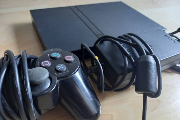 PLAYSTATION PS2 Konsole - mit Kontroller und Netzteil