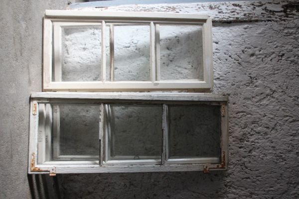 Holzfensterflügel mit alten Gläsern