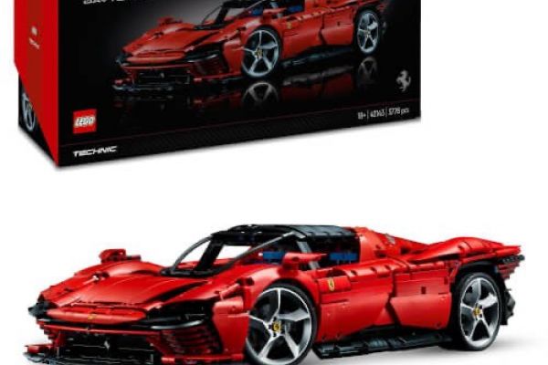 LEGO 42143 Technic Ferrari Daytona SP3, NEU, OVP
