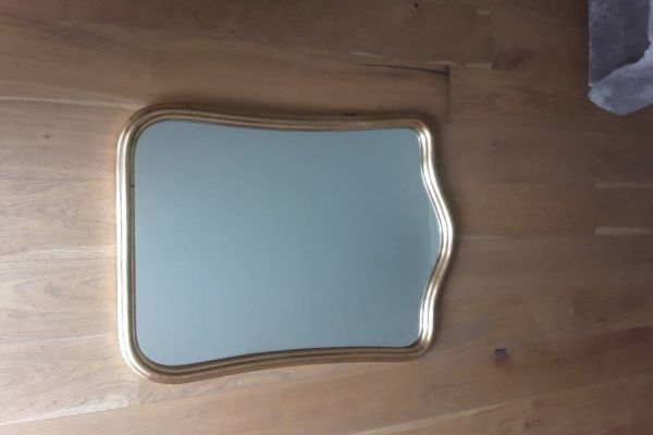 Spiegel in massiven Holz