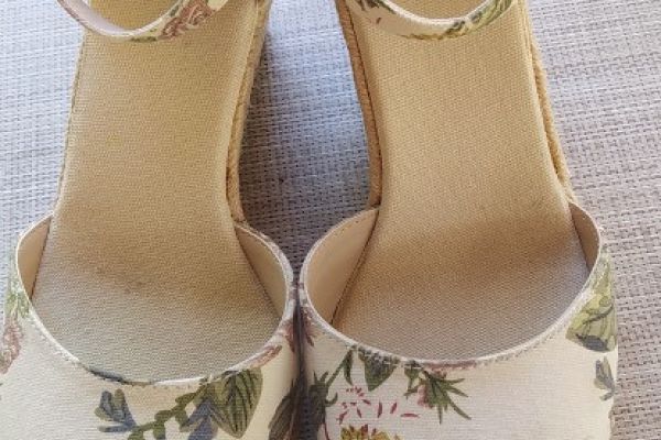 Sandalen/Schuhe Damen neuwertig Nr. 37
