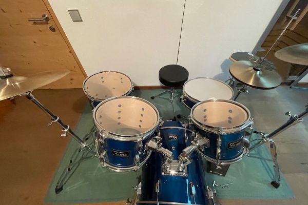 Schlagzeug zu verkaufen
