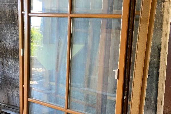Verkaufe Fenstertür mit Rahmen und Jalousien