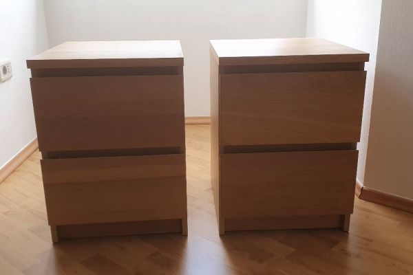 2 Nachtkästchen