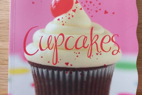 Cupcakes - Verführerische Törtchen zum Naschen und Genießen - WIE NEU