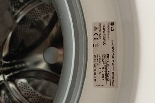 Waschmachine LG 8kg - 6 monate benutz also NEUE