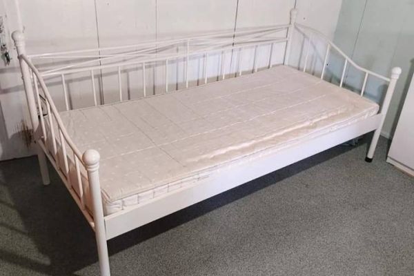 Einzelbett