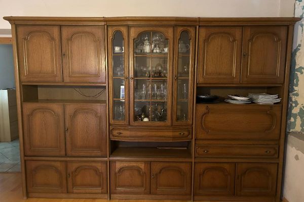 Wohnzimmerschrank