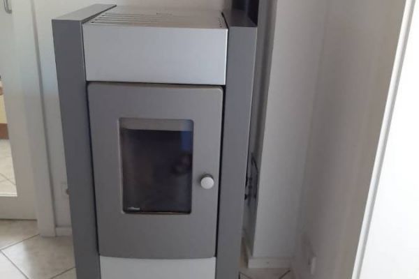 Pellet Ofen 9 kW gebraucht in Pfalzen für Selbstabholer zu verkaufen