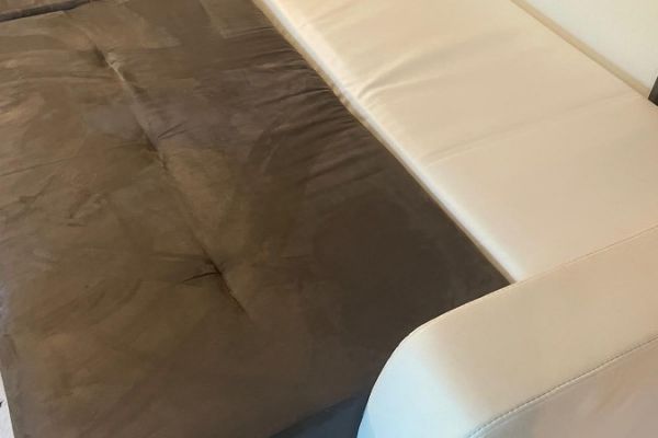 Divan mit Schlafsystem und Stauraum