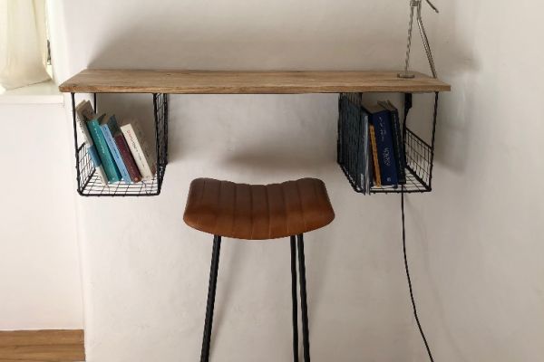 Kleine Ablage/Schreibtischchen