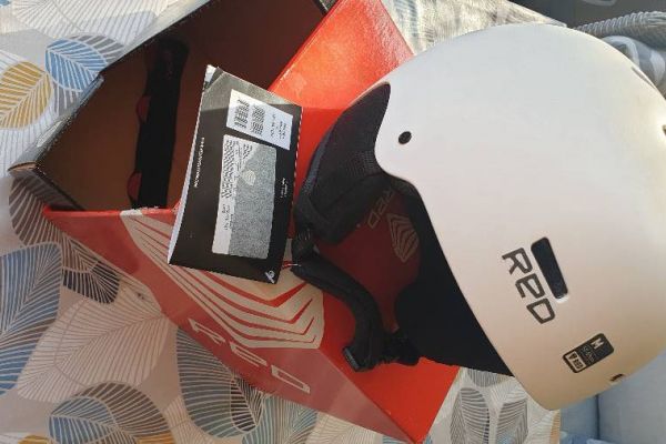 Neuer RED Helm Gr. M 57-59