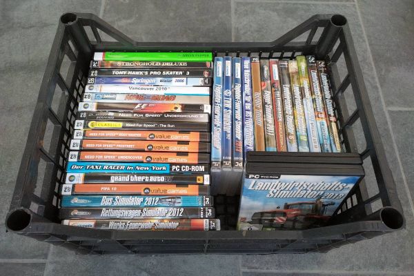 Kiste voll originale Computerspiele